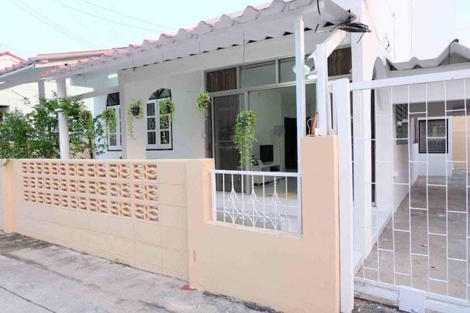 Chatuchak Art & Nature House ( 3-6 pers. ) Vacation rental in Bangkok