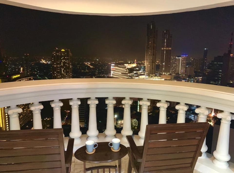 Luxury Room with River view in Central of Bangkok Apartment in Bangkok