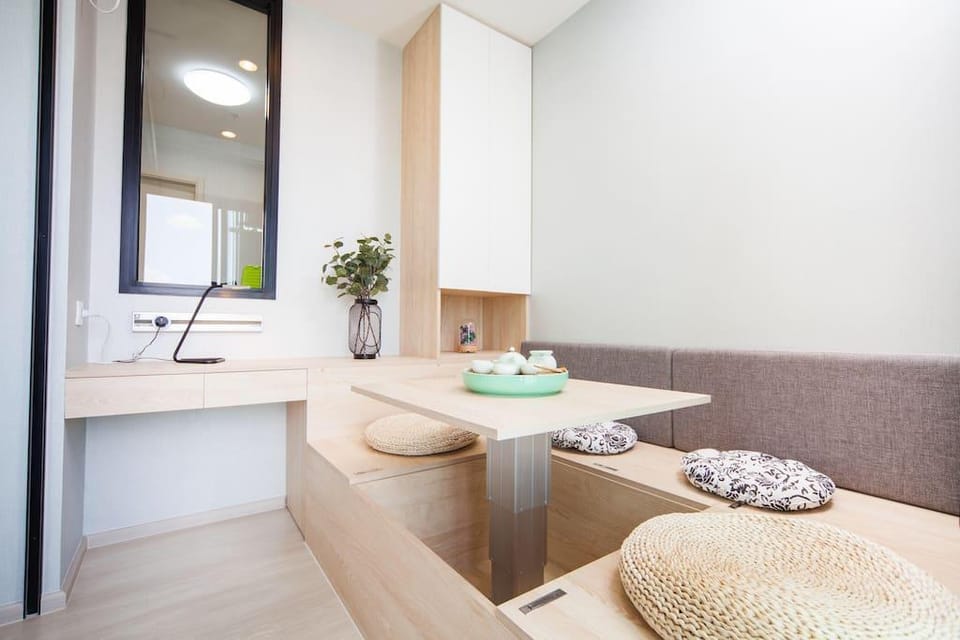 Brand new condo-airport link/MRT sky swimming pool Apartment in Bangkok