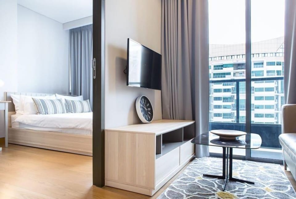High Floor/ Luxury Sky swimming pool Apartment in Bangkok