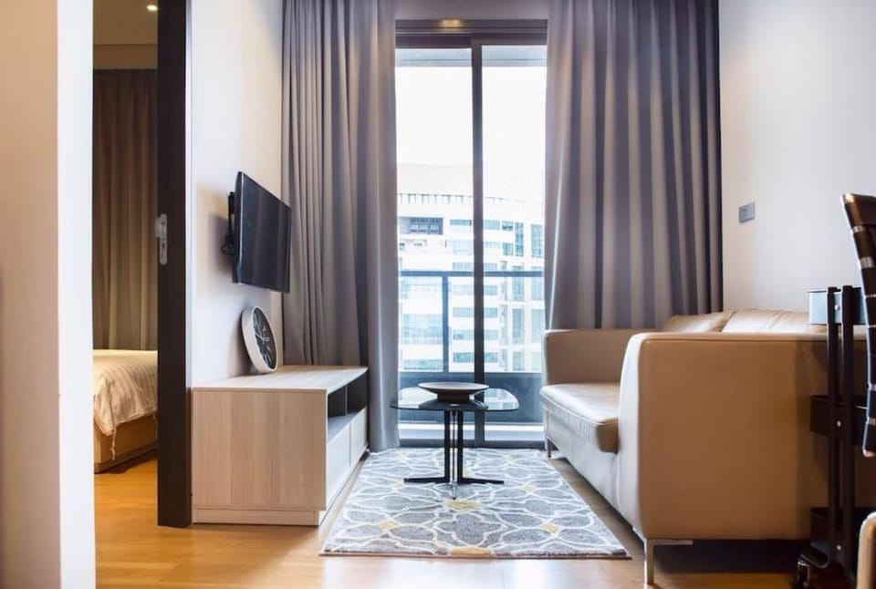 High Floor/ Luxury Sky swimming pool Apartment in Bangkok