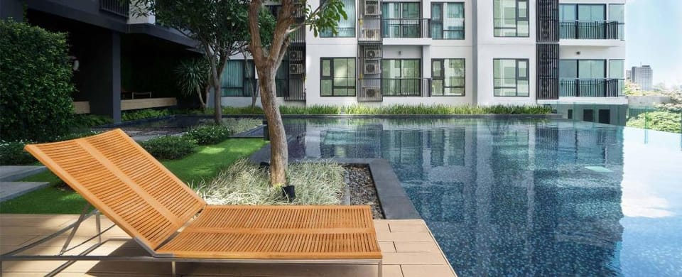 DOWNTOWN CONDO 1 MINUTES FROM BTS Apartment in Bangkok
