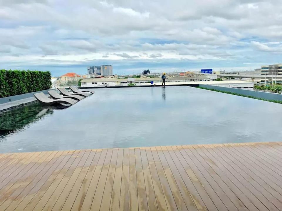 IDEO S115  0 meters from BTS long-term rental Apartment in Bangkok