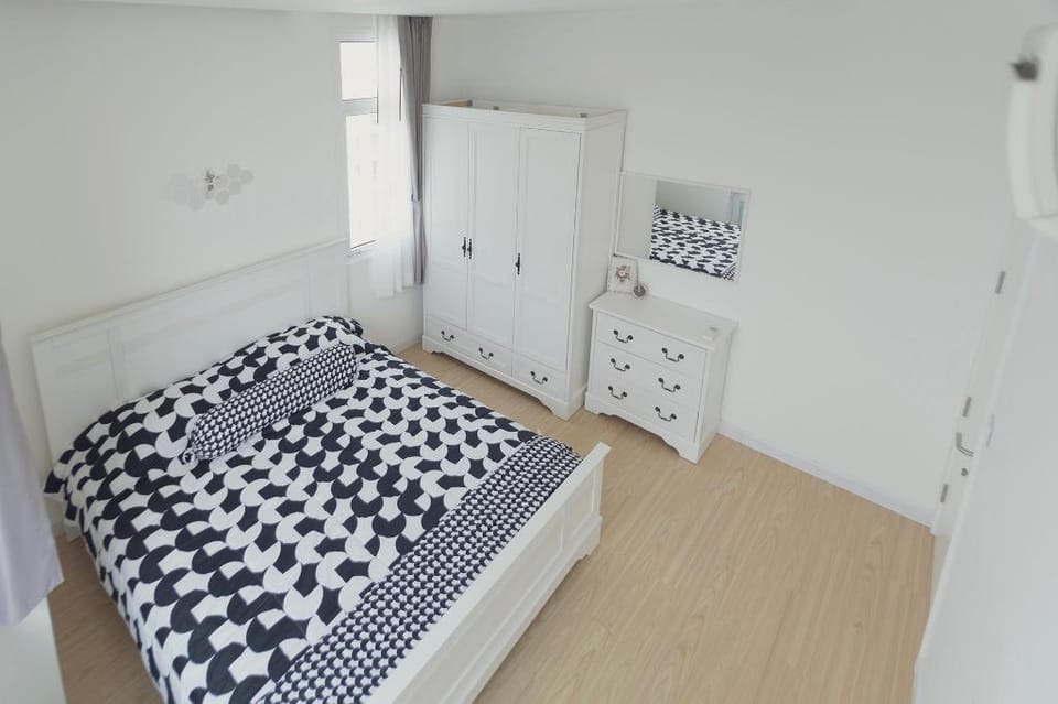 Condo TC GREEN 33fl 50sqm 1BR WiFi, POOL & GYM Apartment in Bangkok