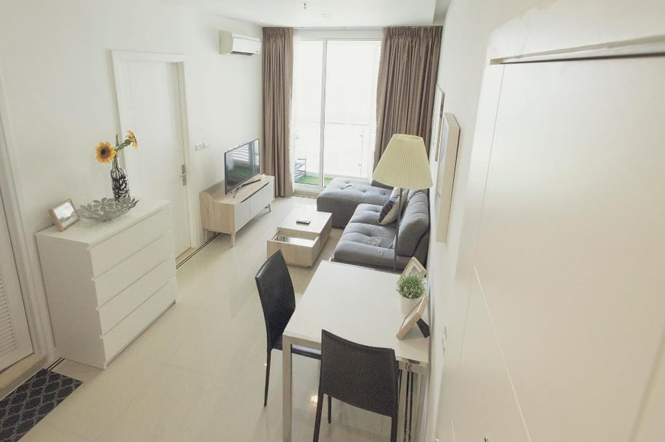 Condo TC GREEN 25fl 40sqm 1BR WITH WiFi, POOL &GYM Apartment in Bangkok