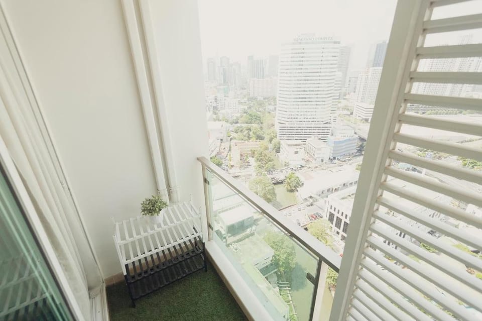 Condo TC GREEN 25fl 40sqm 1BR WITH WiFi, POOL &GYM Apartment in Bangkok