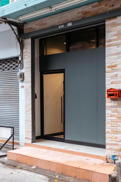 S1 Large Duplex Silom 3 Beds, Full Kitchen WIFI Apartment in Bangkok
