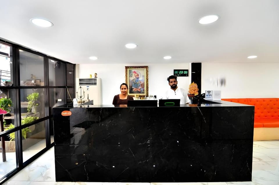 Papa Ji Hotel and Restaurant Bed and Breakfast in Bangkok