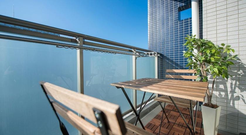City Hotel Shinsaibashi Namba cafe food 50sqm Apartment in Osaka