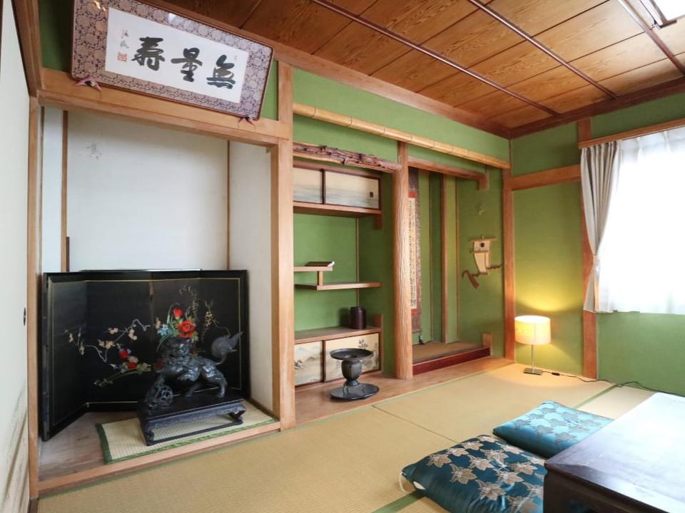 A4  Relaxing family type with Japanese style room Vacation rental in Osaka