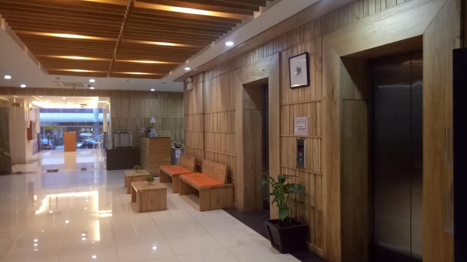Two-bedroom Cityscape Bacolod 1001  w/ Pool Access Apartment in Bacolod