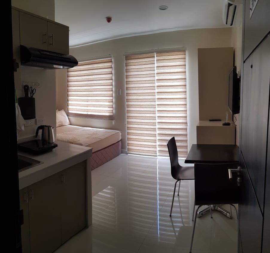 Two-bedroom Cityscape Bacolod 1001  w/ Pool Access Apartment in Bacolod