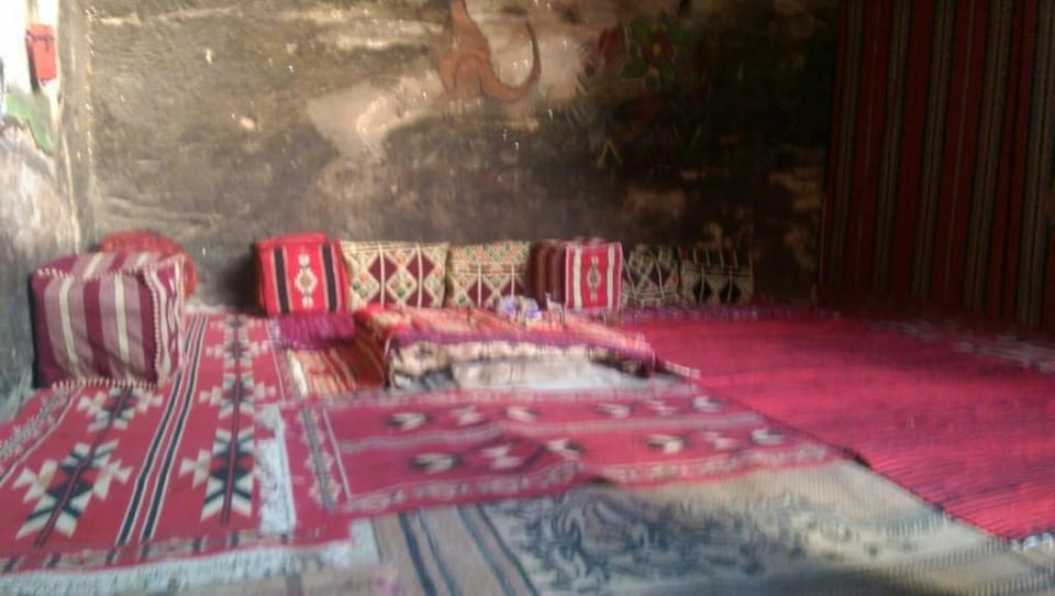 Authentic Bedouin Cave in Little Petra Villa in South District