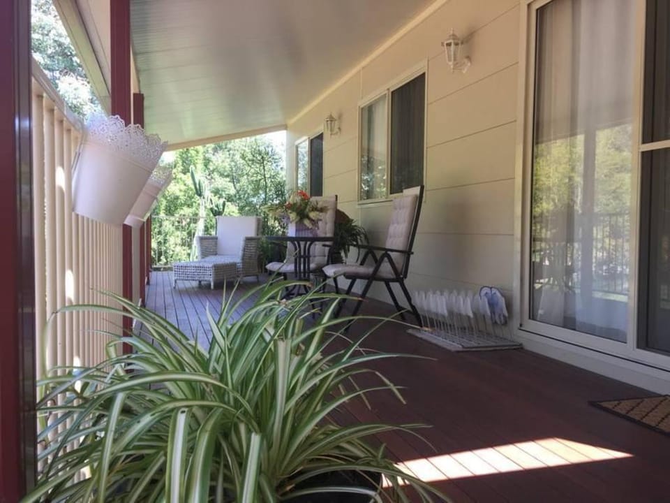 Bright & Beautiful Home on the Hills! Vacation rental in Kelmscott