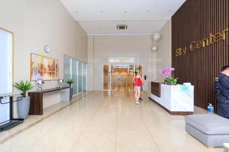 Sky Center near Tan Son Nhat Airport Apartment in Ho Chi Minh City