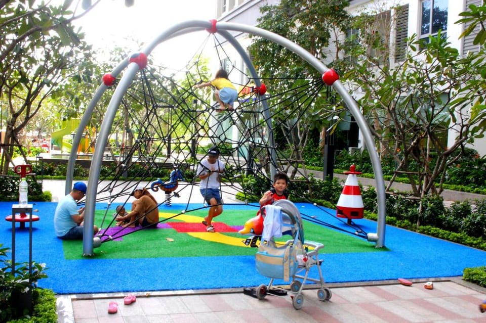Flash sale!!! 2BR Lux Flat Vinhomes Central Park Apartment in Ho Chi Minh City
