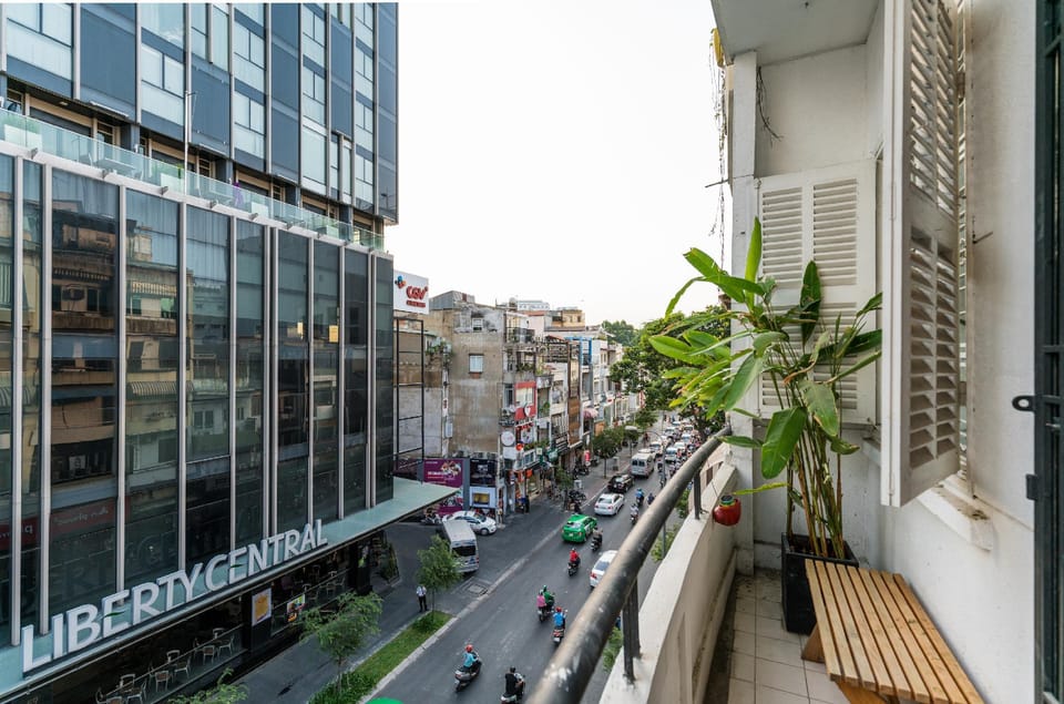 Spacious Retro Apt, 5 Min Walk to Ben Thanh Market Apartment in Ho Chi Minh City