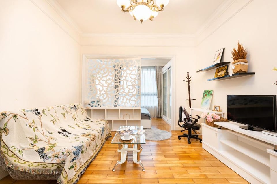 THE MANOR 2 STUDIO APT NEAR LANDMARK81 FREE POOL Apartment in Ho Chi Minh City