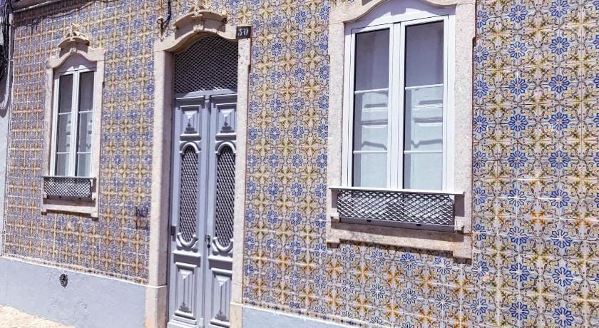 Blue Barqueta Studio Apartment in Faro