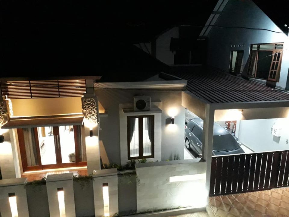 Imperial Villa Syariah - 3 Bedroom  & 4 Bathroom Vacation rental in Special Region of Yogyakarta