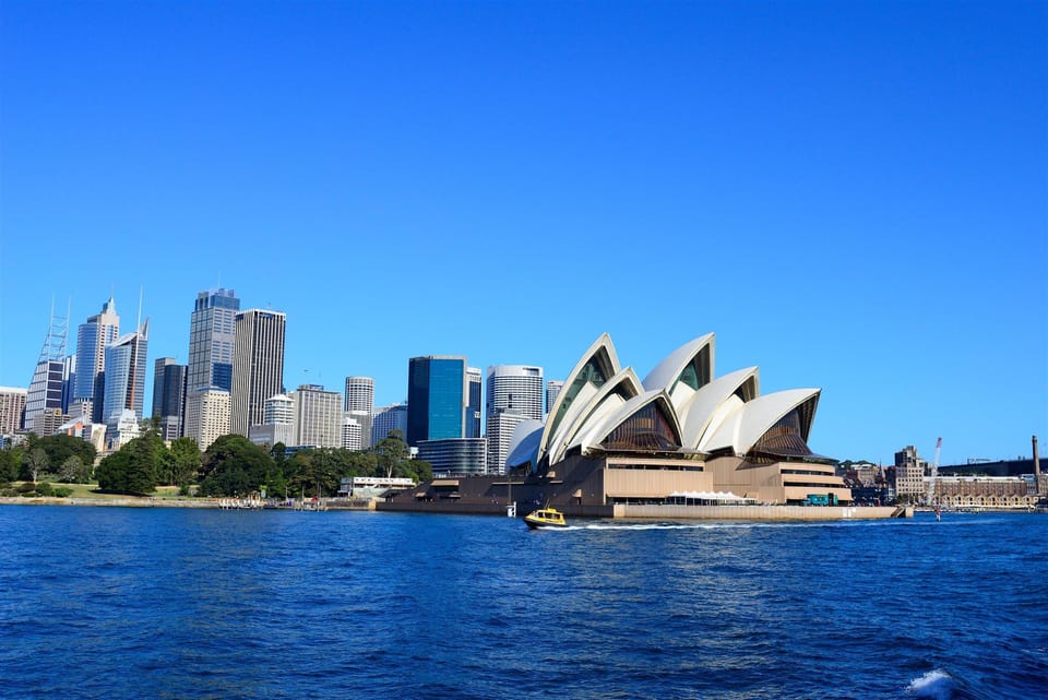 Panoramic views in luxurious brand new apartment Apartment in Sydney
