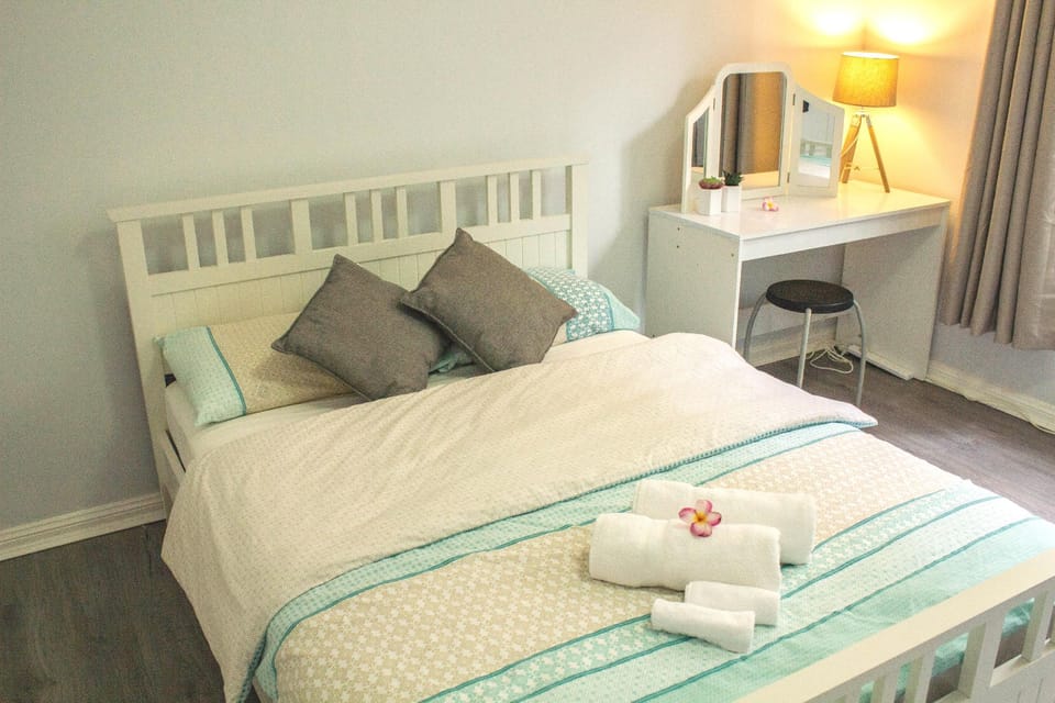 Newly Renovated 2 Bedroom Apartment near Airport Apartment in Sydney
