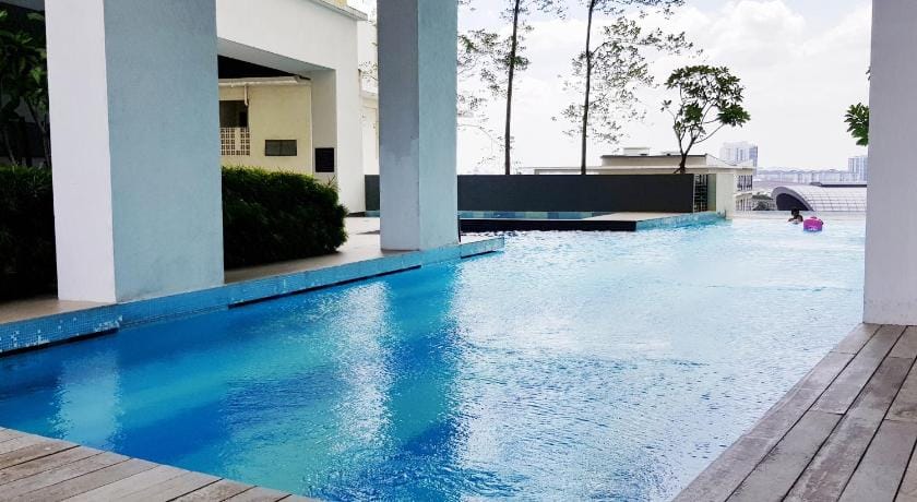 S1 The Snowy @ Fresh and Cosy at Setiawalk Puchong Apartment in Subang Jaya