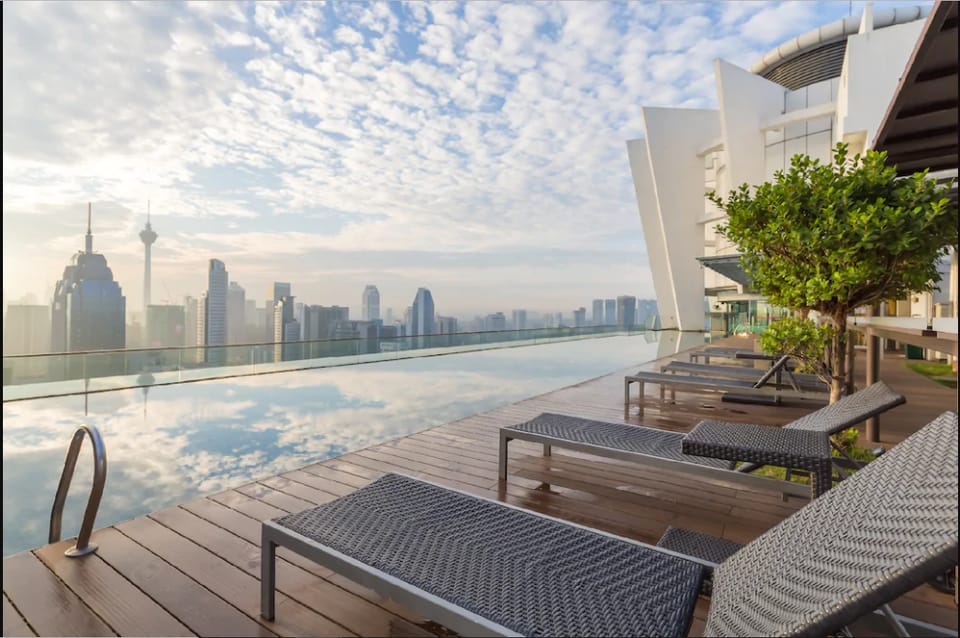 Luxury infinity pool @ Regalia Suites KL Apartment in Federal Territory of Kuala Lumpur