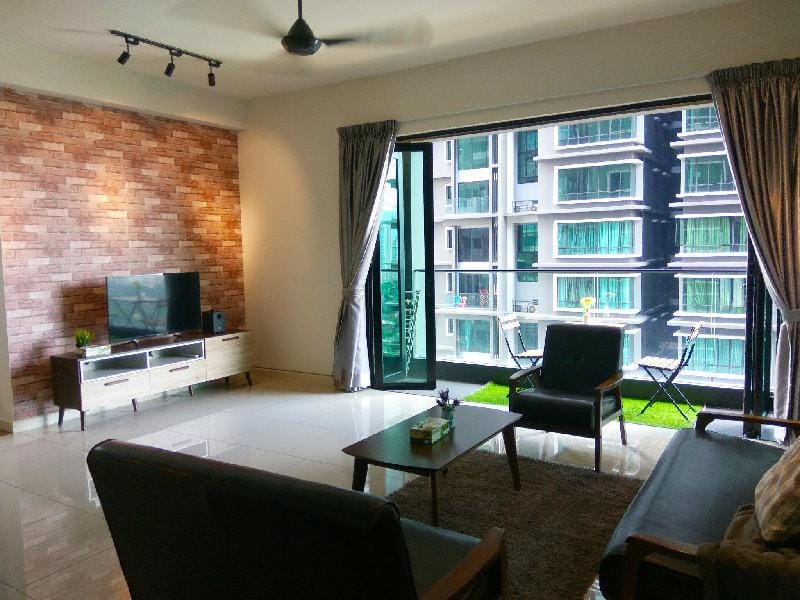 5*condo + facilities+3R3B- Stunning infinity pool Apartment in Federal Territory of Kuala Lumpur