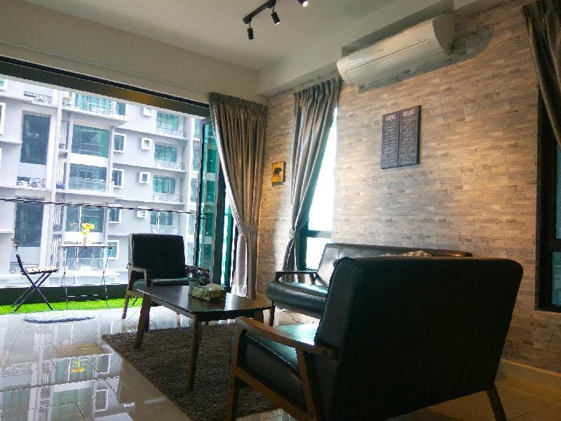 5*condo + facilities+3R3B- Stunning infinity pool Apartment in Federal Territory of Kuala Lumpur