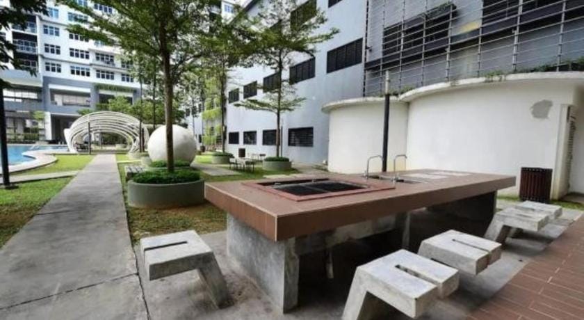 Puchong Skypod 1-5pax| Walk IOI Mall 10min Sunway Apartment in Subang Jaya