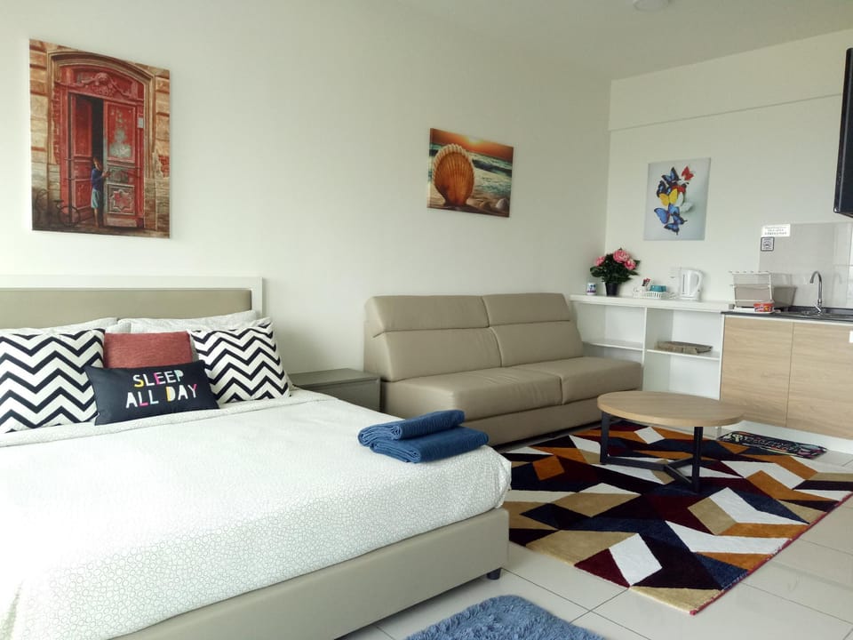 NETFLIX Bangi Evo Studio Suite - Hi Lvl Pool View Apartment in Negeri Sembilan, Malaysia