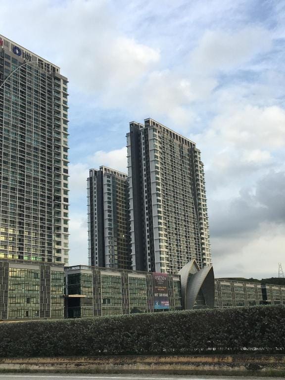 IOI Conezion Iman's Home | Pool View Unit Apartment in Putrajaya