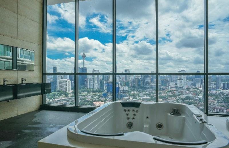 KLCC Infinity pool+Twin Tower view Family suite Apartment in Federal Territory of Kuala Lumpur
