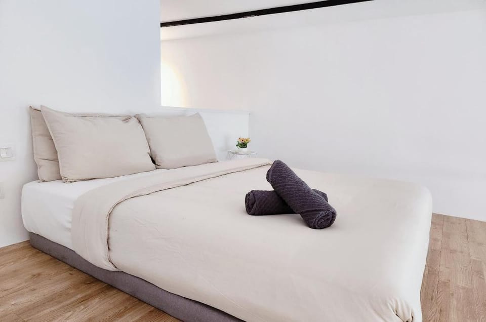 Sanitize Modern Loft Suite - linked to Bangsar LRT Apartment in Federal Territory of Kuala Lumpur