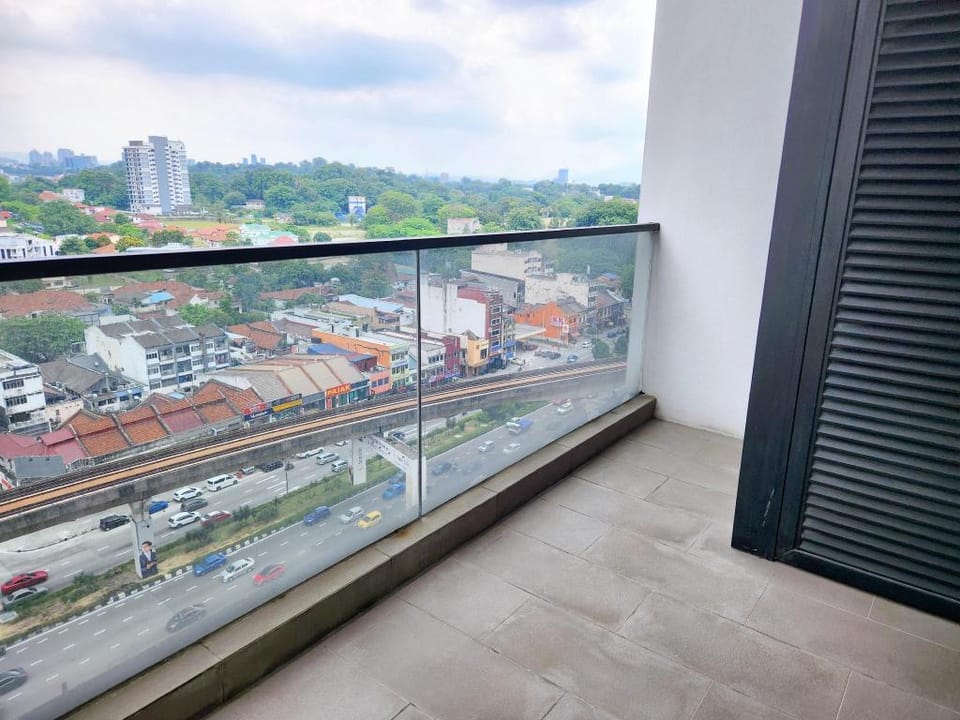 Sanitize Modern Loft Suite - linked to Bangsar LRT Apartment in Federal Territory of Kuala Lumpur