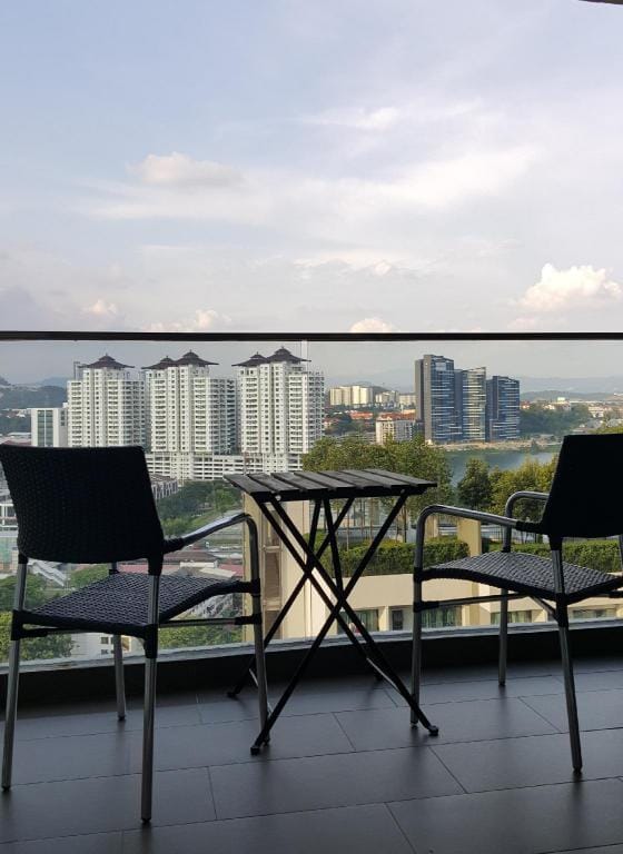 +WIFI Skyview Univ360 Place Facing Mines Lake Apartment in Negeri Sembilan, Malaysia