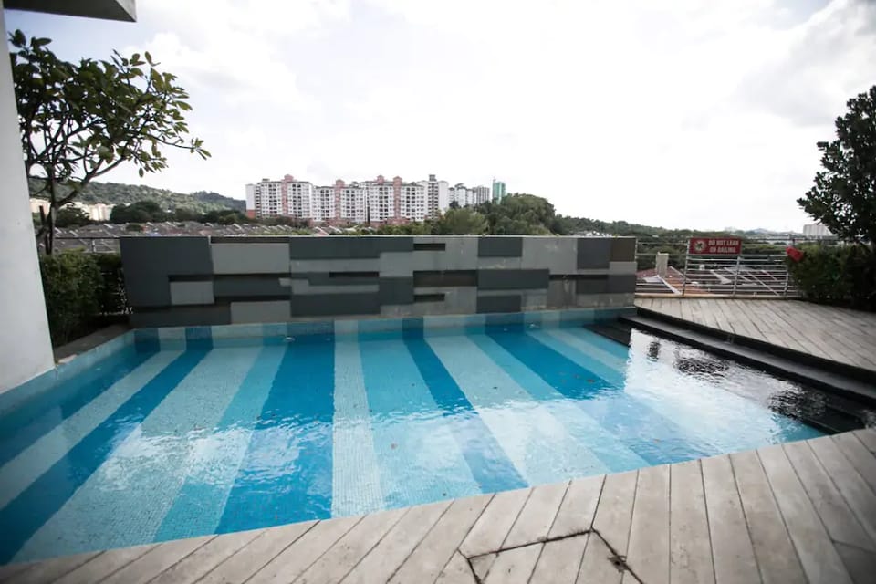 PUCHONG BIG GROUP 3ROOM 2CARPARK 5minLRT Nr Sunway Apartment in Subang Jaya