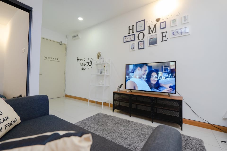 2BR KL Gateway Near/LRT Midvalley&KLCC&KL Sentral  Apartment in Petaling Jaya