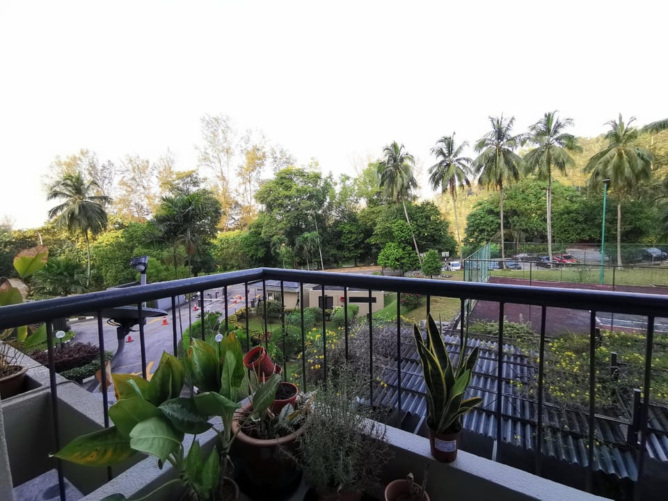 Jacuzzi Staycation Nature Getaway @ KL City Apartment in Hulu Langat