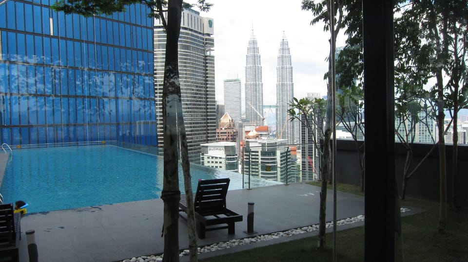 KLCC View Stylish Apartment with Infinity Pool Apartment in Federal Territory of Kuala Lumpur