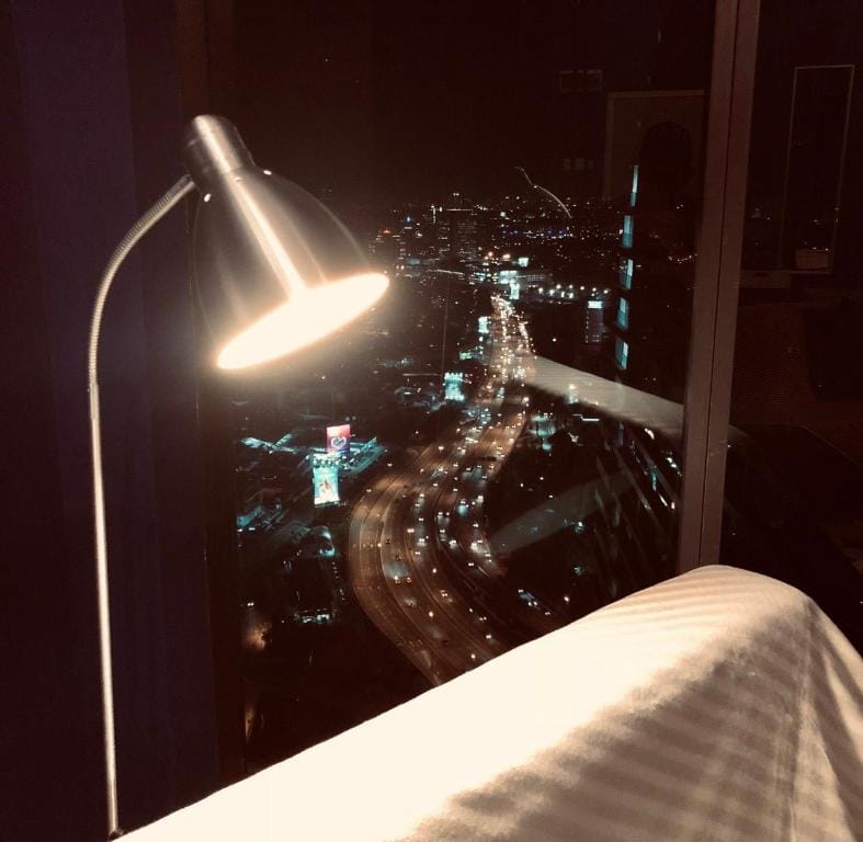 PREMIUM LHOTENG @ EMPIRE CITY  Nice view/ netflix Apartment in Petaling Jaya