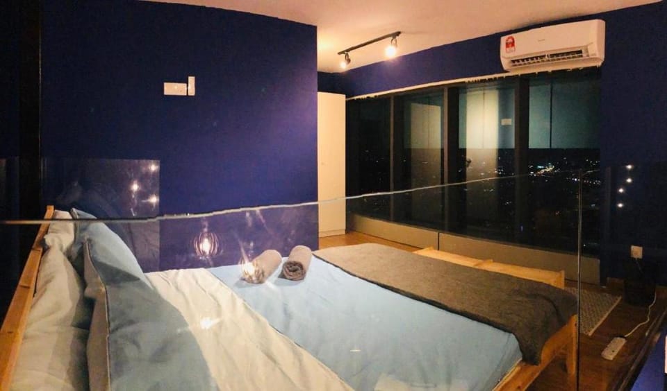 PREMIUM LHOTENG @ EMPIRE CITY  Nice view/ netflix Apartment in Petaling Jaya