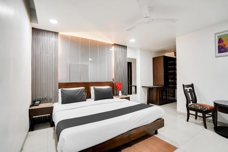 Super Hotel O Grand Peepal Hotel in New Delhi