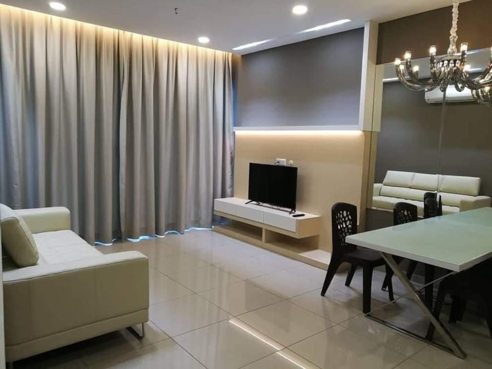Comfort Home-Atlantis Poolview B32-10 WiFi (5 Pax) Apartment in Malacca