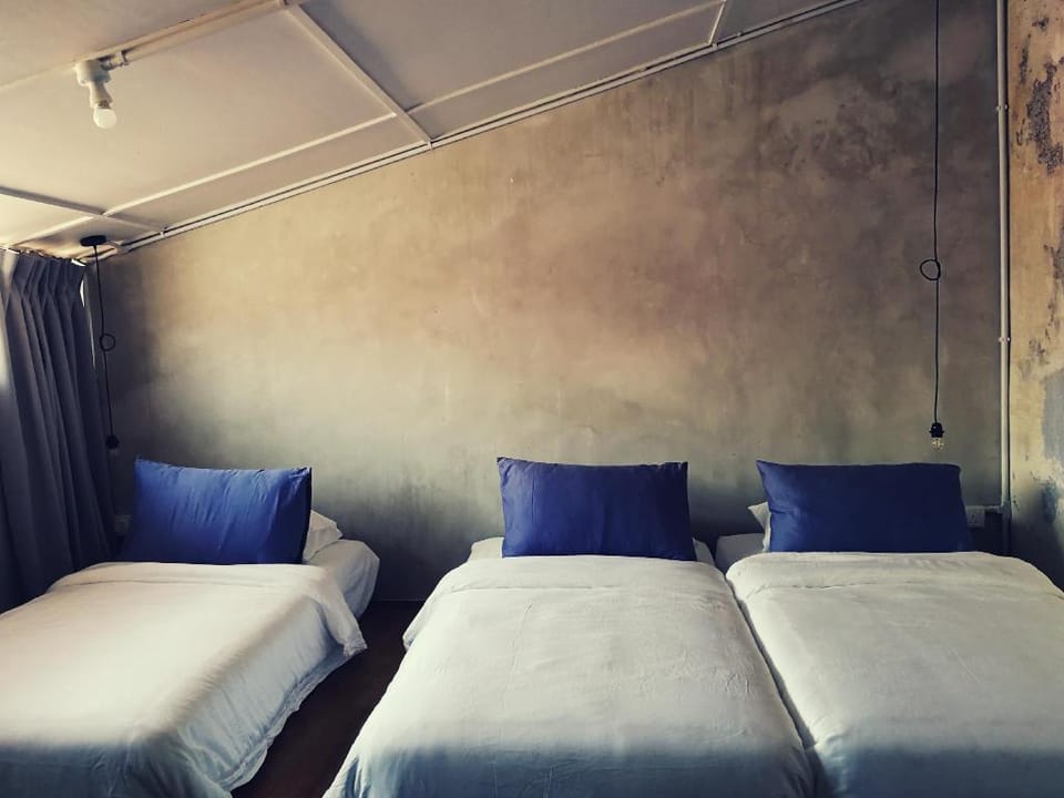 LEJU 8 樂居| Loft Living by the River |Open Air Bath Vacation rental in Malacca