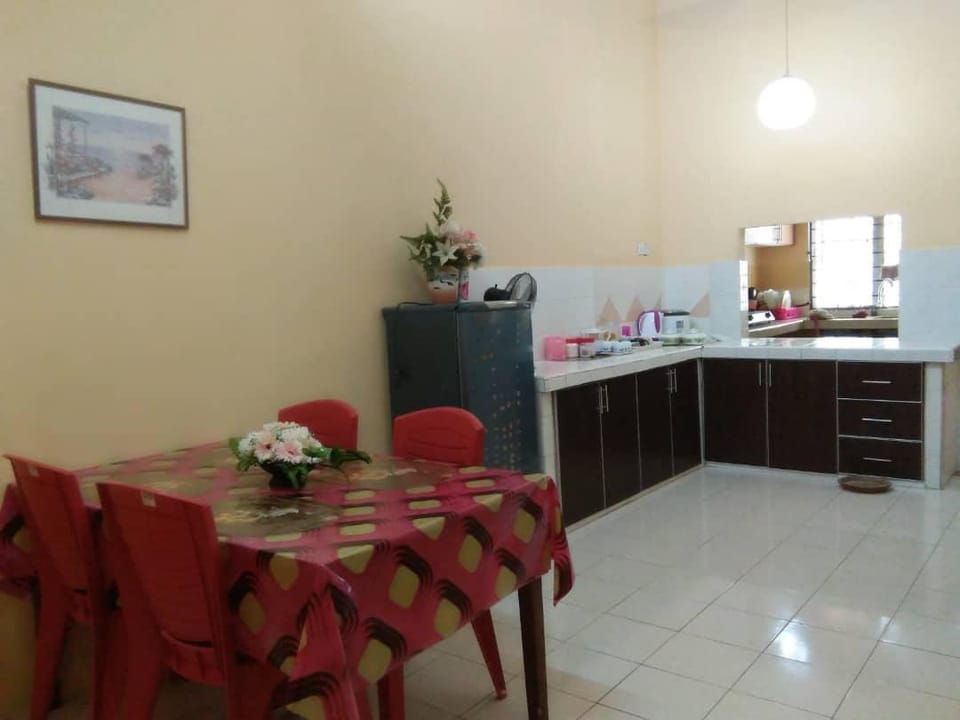 Tambun Perak Homestay Muslim Near Lost World Vacation rental in Ipoh