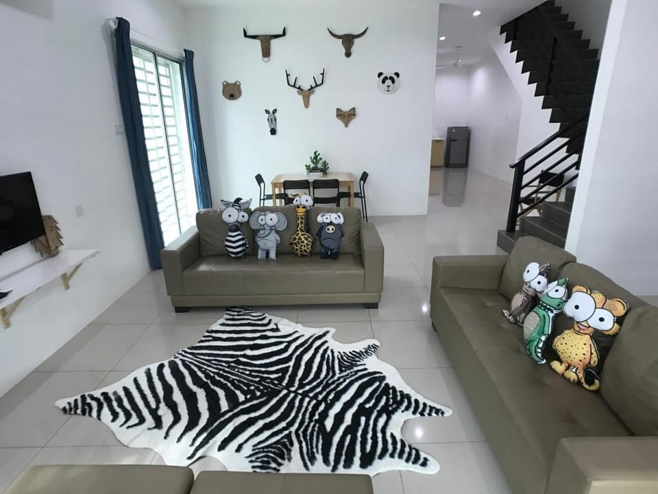be.Animania -8-10mins Lost World Tambun (14-16pax) Vacation rental in Ipoh