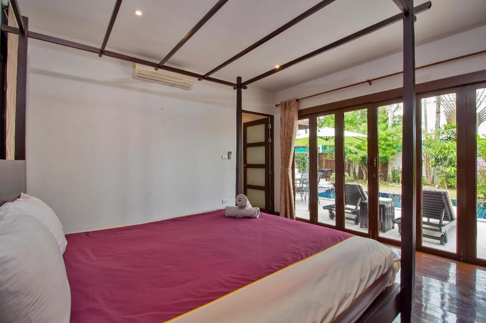Open-Space Design 4BR Pool Villa Luna Villa in Rawai