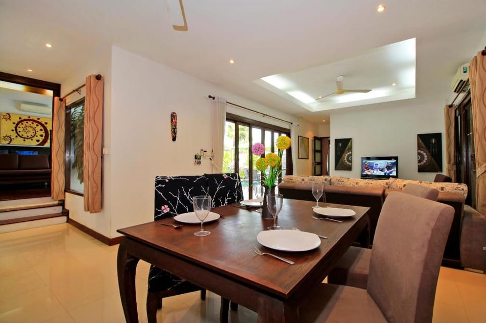 Open-Space Design 4BR Pool Villa Luna Villa in Rawai
